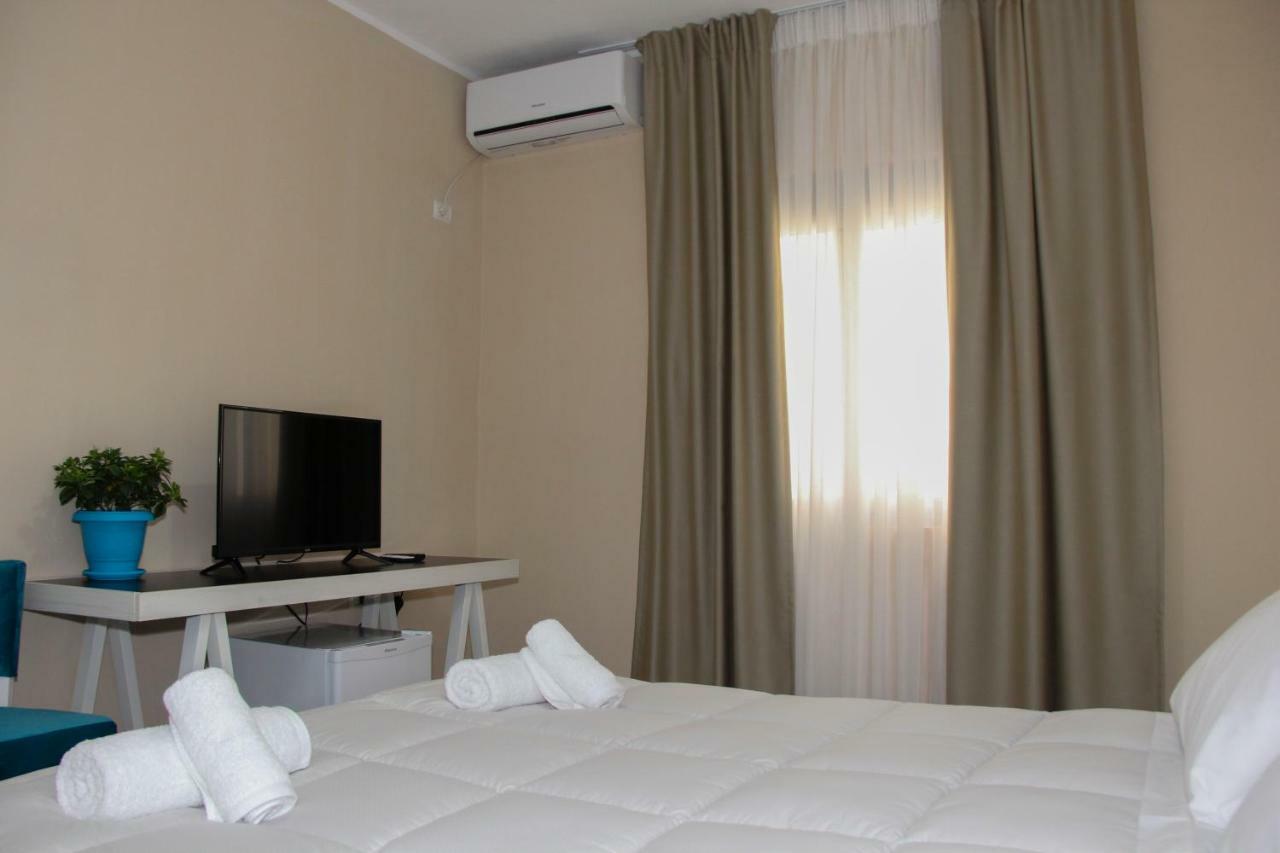 Sunrise Hotel Saranda Extérieur photo